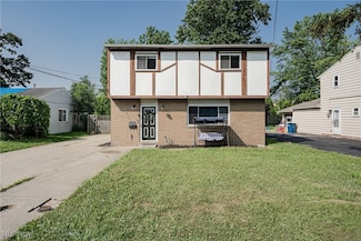 208 Parkway Dr, Eastlake, OH 44095