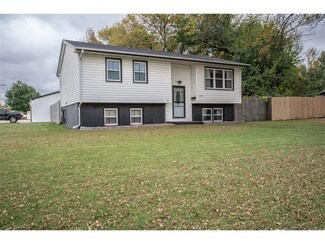 5405 Vermont St SW, Cedar Rapids, IA 52404
