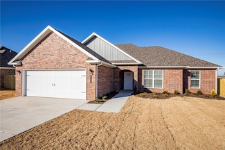 1924 Seay Cir, Pea Ridge, AR 72751