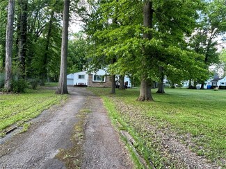 1744 Norwood St NW, Warren, OH 44485
