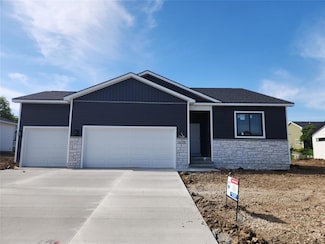 2323 N 8th Ave E, Newton, IA 50208