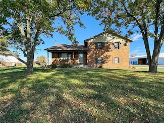 211 Eldondale Dr, Hecker, IL 62248