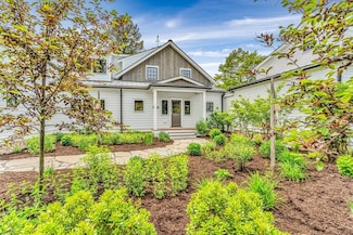 16 Hatch Farm Ln, Concord, MA 01742