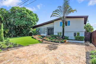 2530 Okeechobee Ln, Fort Lauderdale, FL 33312