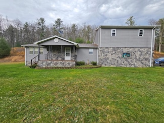 260 Hoye Rd, Shady Spring, WV 25918