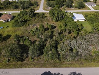 2808 52nd St W, Lehigh Acres, FL 33971