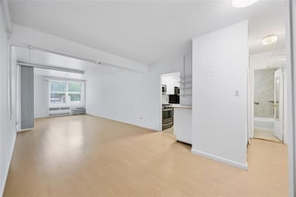 142-05 Roosevelt Ave Unit 331, Flushing, NY 11354
