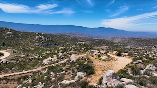 988 Crazy Horse Canyon Dr, Aguanga, CA 92536