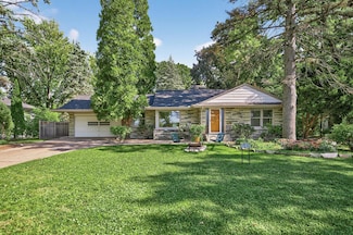 1544 Mississippi River Blvd S, Saint Paul, MN 55116