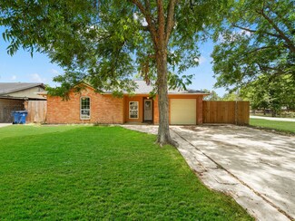 3323 Schroeder Ave, Needville, TX 77461