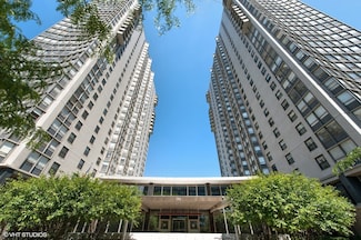 5701 N Sheridan Rd Unit 29N, Chicago, IL 60660