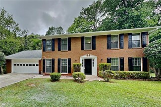 650 Lake Forest Ct, Roswell, GA 30076
