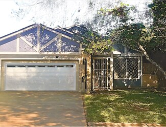 10031 Tahoka Ln, Sugar Land, TX 77498