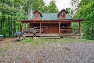 1136 E Foothills Dr, Gatlinburg, TN 37738