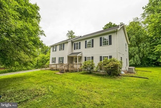 17 Oaklawn Dr, Parkesburg, PA 19365