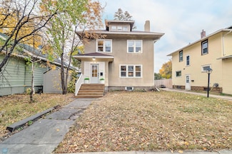 919 4th St N, Fargo, ND 58102