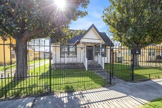 9330 E Avenue L, Houston, TX 77012