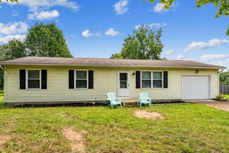 208 Sycamore Rd, Hebron, OH 43025