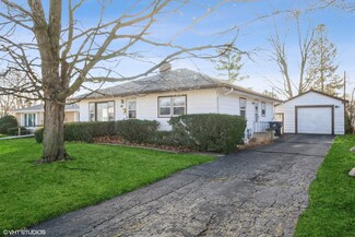 2233 9th Pkwy, Waukegan, IL 60085