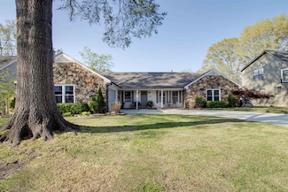8662 Pepper Bush Ln, Germantown, TN 38139