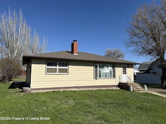 404 9th St S, Hettinger, ND 58639