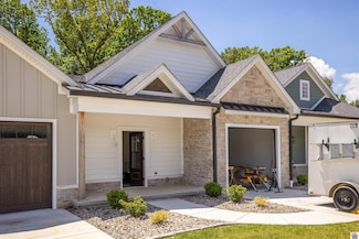 757 Eagle Point Dr, Grand Rivers, KY 42045