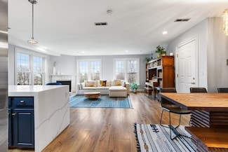 1306 Columbia Rd Unit 4A, Boston, MA 02127