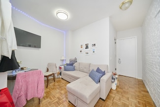 335 W 43rd St Unit 2 B, New York, NY 10036