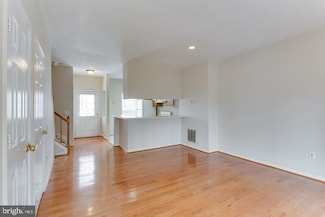7123 Tolliver St, Alexandria, VA 22306