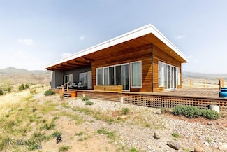 28 Victoria Ln, Emigrant, MT 59027