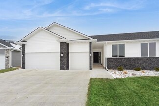 5518 NE Creek Ridge Dr, Ankeny, IA 50021
