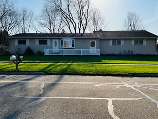 713 N Lakeview Ave, Sturgis, MI 49091