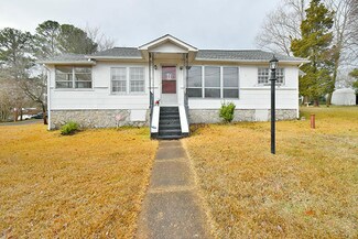 7 Elizabeth St, Rossville, GA 30741