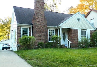 17 Illinois Ave, Pontiac, MI 48341