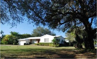 295 NE 88th St, El Portal, FL 33138