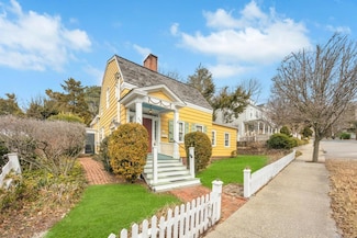 201 E Broadway, Port Jefferson, NY 11777
