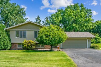 17570 28th Ave N, Plymouth, MN 55447