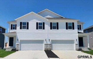 7911 N 169th St, Bennington, NE 68007