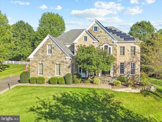 12827 Doe Ln, Gaithersburg, MD 20878