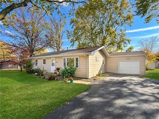 405 N Juniper Dr, Atwood, IL 61913