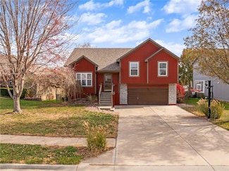 607 Bradford Ct, Raymore, MO 64083