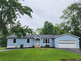5900 Lathrop Dr, Cicero, NY 13039