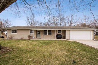 516 N Oliphant St, West Branch, IA 52358