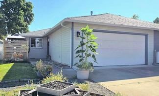 940 Glengrove Ave, Central Point, OR 97502
