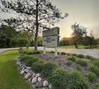 520 Windstone Dr Unit 108, Hartland, WI 53029