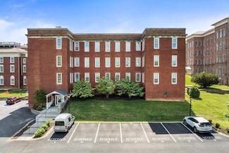 101 W Village Dr Unit 304, Staunton, VA 24401
