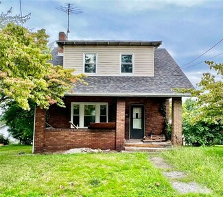 347 Pershing Dr, New Kensington, PA 15068