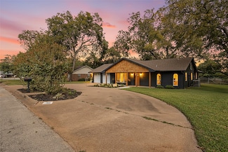 1305 Pecan Dr, Weatherford, TX 76086