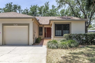 826 Glades Ct NE, Saint Petersburg, FL 33702