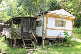 218 Minihita Dr, Ford City, PA 16226